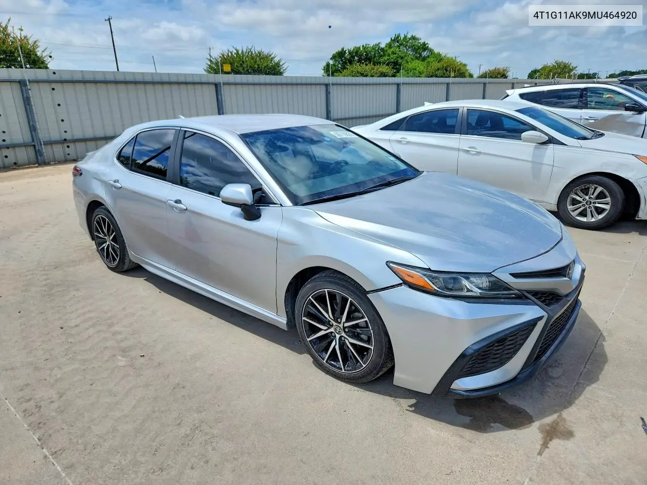 Auction sale of the 2021 Toyota Camry , vin: 4T1G11AK9MU464920, lot number: 56710826