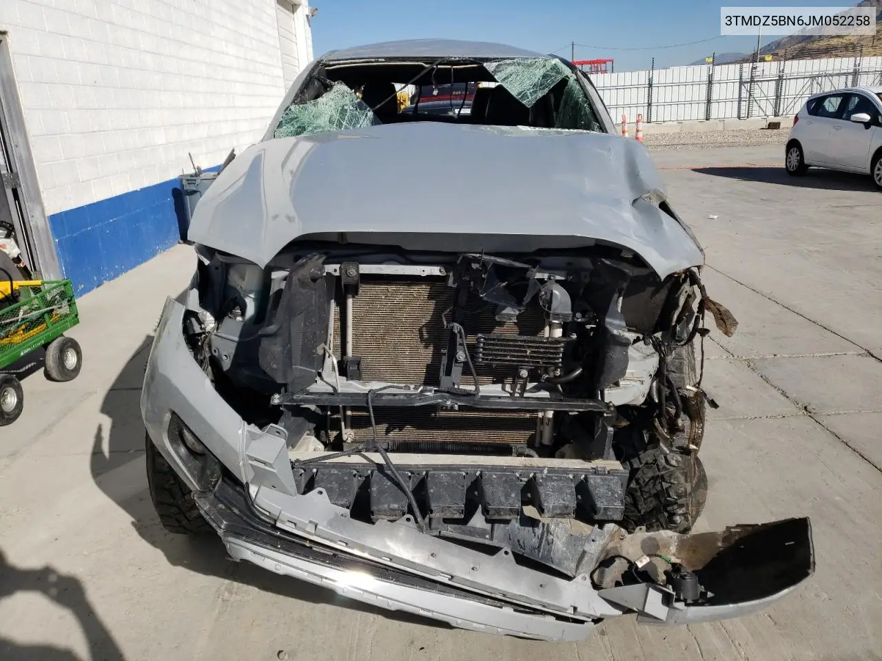 Auction sale of the 2018 Toyota Tacoma , vin: 3TMDZ5BN6JM052258, lot number: 69569753