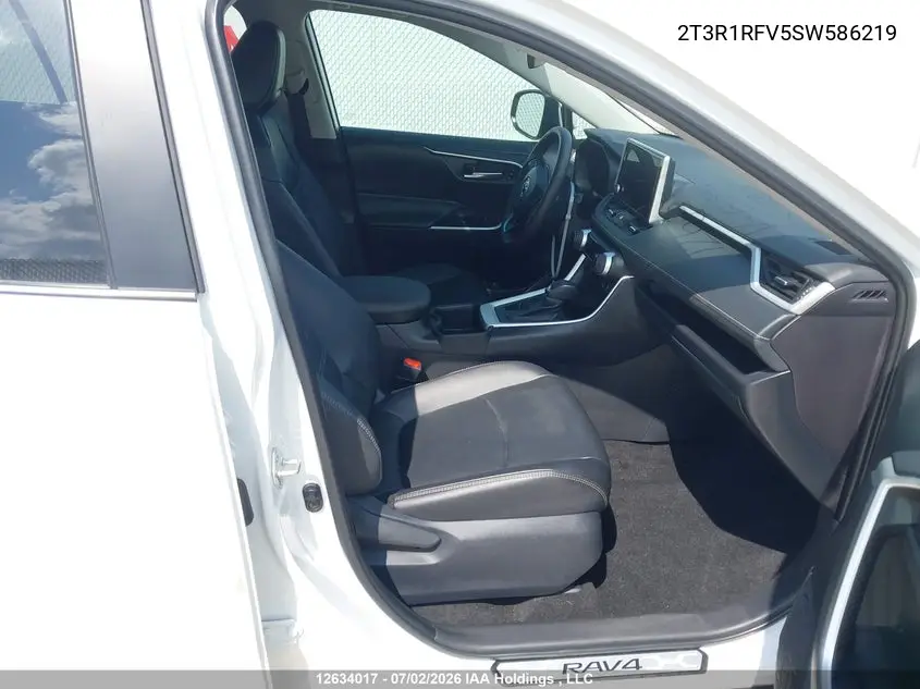 Auction sale of the 2025 Toyota RAV 4 , vin: 2T3R1RFV5SW586219, lot number: 12634017